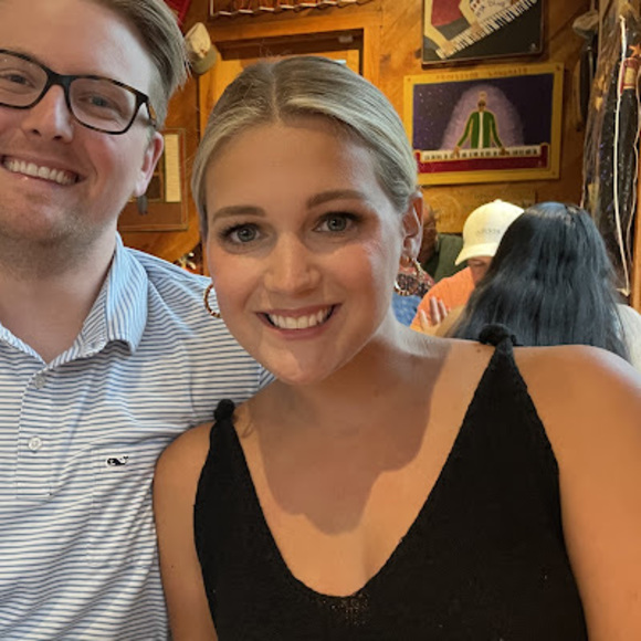 Meet your Posher, Laura - Picture 1 of 1